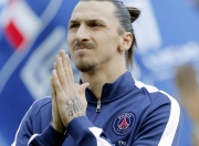 开云在线赛事平台-库里关键三分定乾坤，广东队血拼活塞险胜季前赛