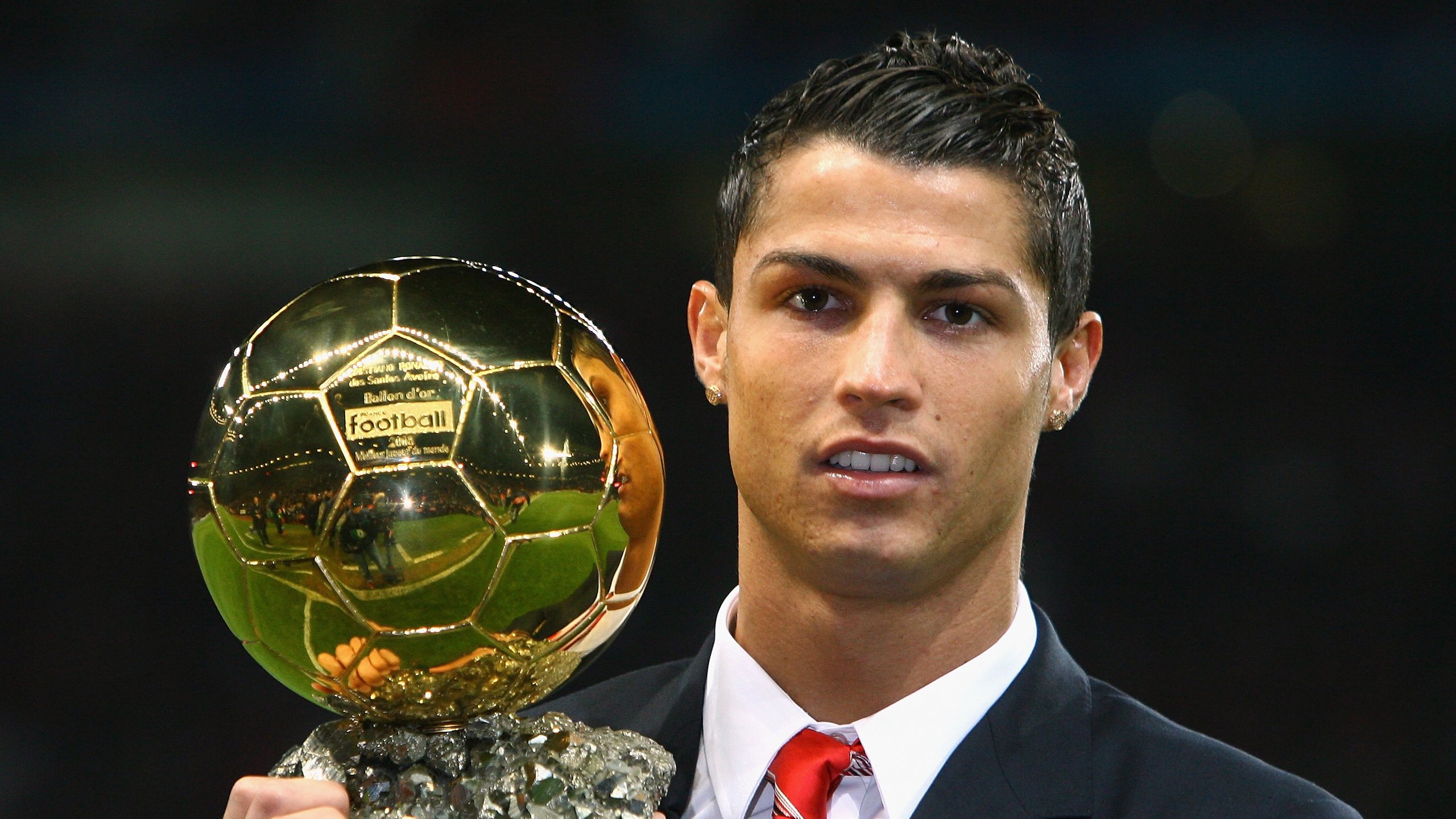 绝境中的双重奏,伊朗铁血逆袭与维尼修斯的压力绽放