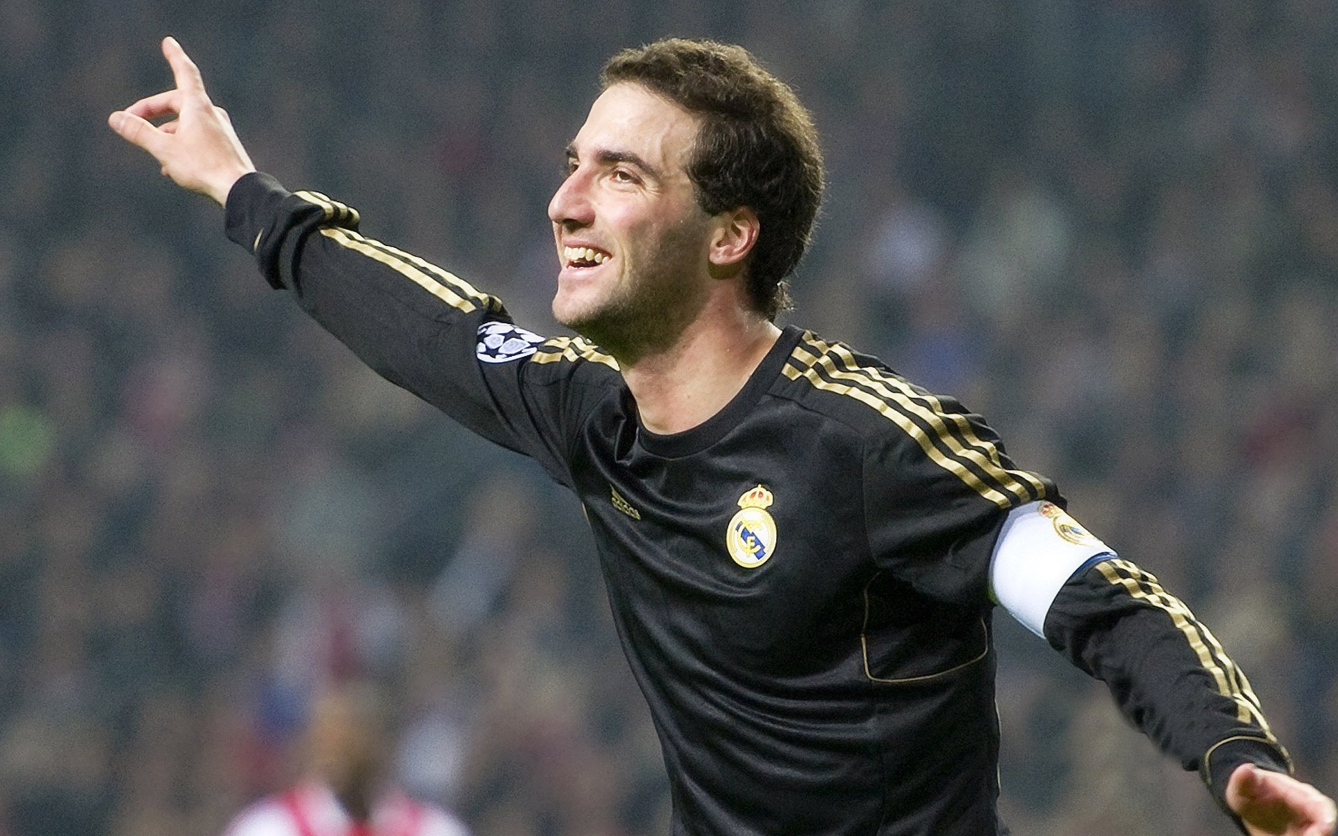 王权与极速，当篮球绝杀遇上F1终局接管—竞技体育的最后时刻美学