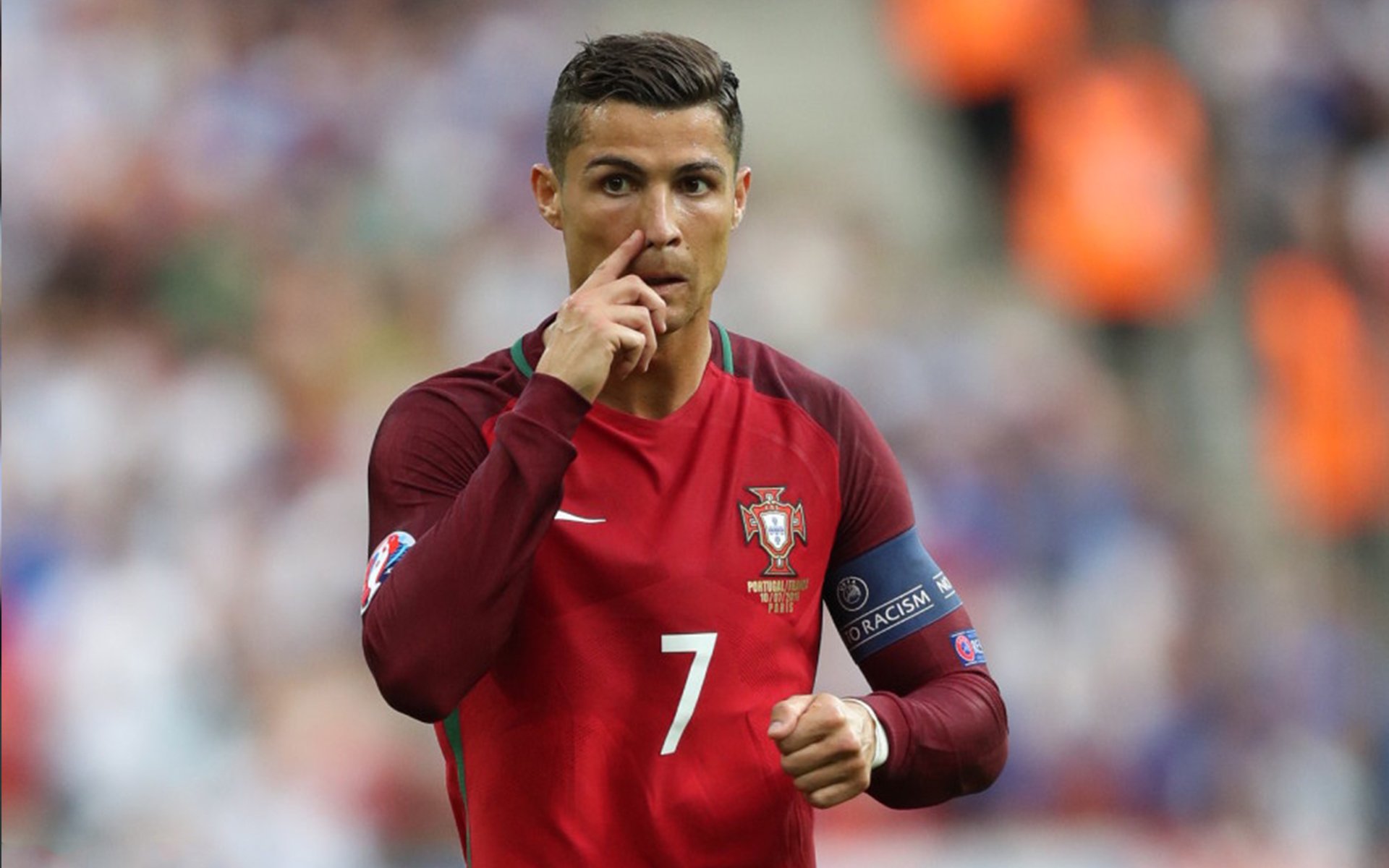 欧洲杯冷门之夜，波兰队轻取英格兰队，梁靖崑扛起全队背后的战术密码